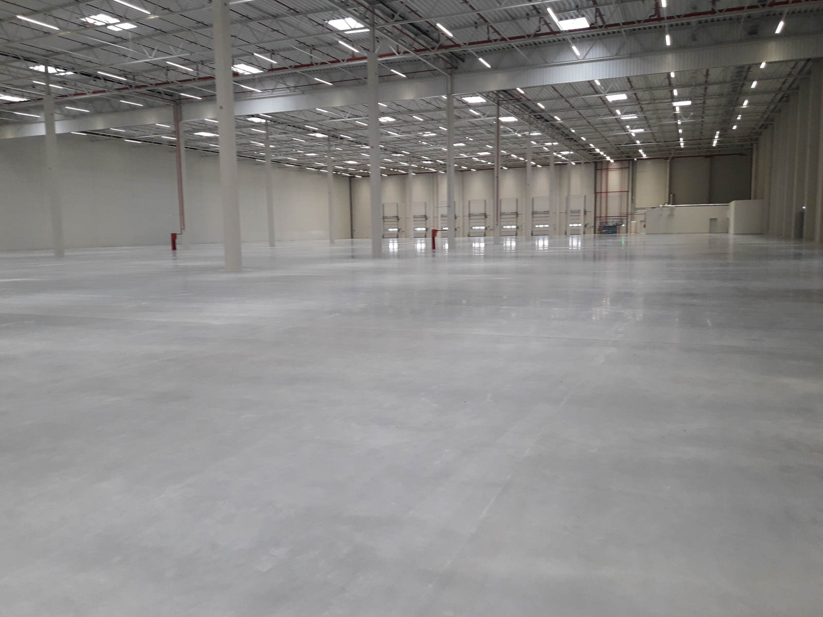 Posprzątany obiekt magazynowy przez firmę Profekt